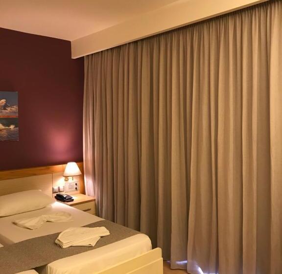 스탠다드 스튜디오 풀장 전망, Vagia Mare