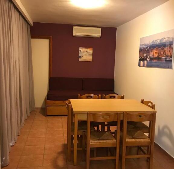 침실 2개 아파트, Vagia Mare