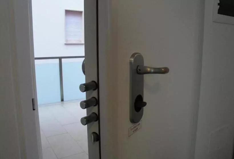 آپارتمان 1 خوابه با چشم‌انداز دریا, Residence La Nave