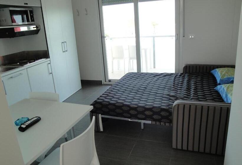 דירת חדר נוף לים, Residence La Nave