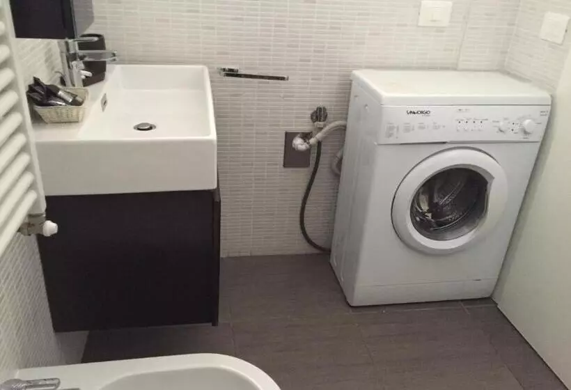 استودیوی استاندارد با چشم‌انداز دریا, Residence La Nave