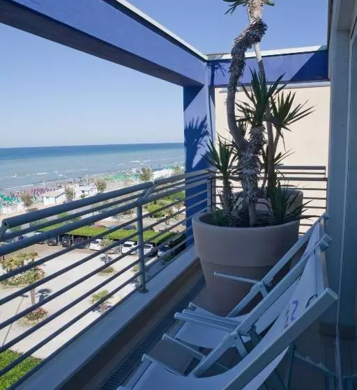 آپارتمان 2 خوابه با چشم‌انداز دریا, Residence La Nave