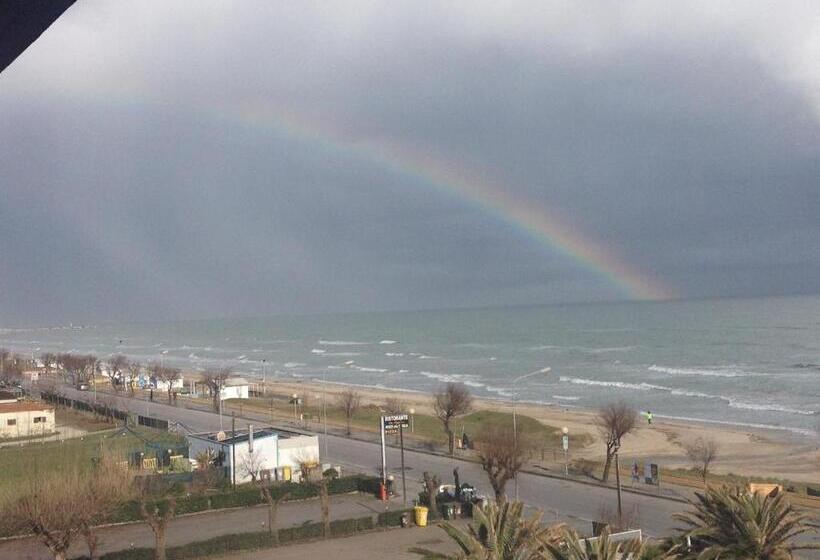 דירת 2 חדרים נוף לים, Residence La Nave