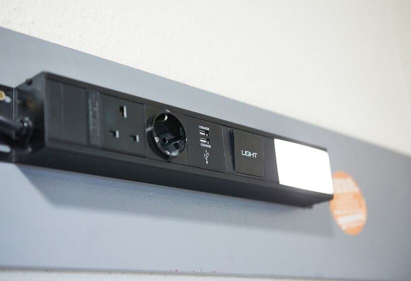 공용 욕실 구비 공동 객실 내의 침대, St Christopher S Inn Shepherd S Bush