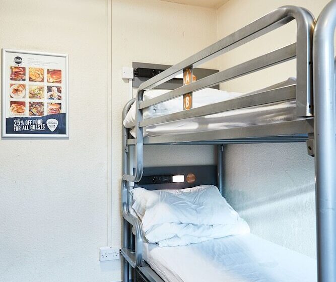 공용 욕실 구비 공동 객실 내의 침대, St Christopher S Inn Shepherd S Bush