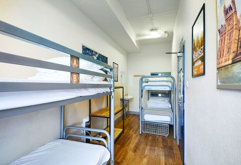 Кровать в Многоместном Номере с Общей Ванной, St Christopher S Inn Shepherd S Bush