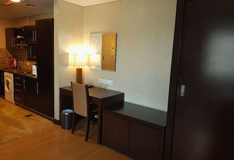 Студия Стандарт, Tulip Creek Hotel Apartments