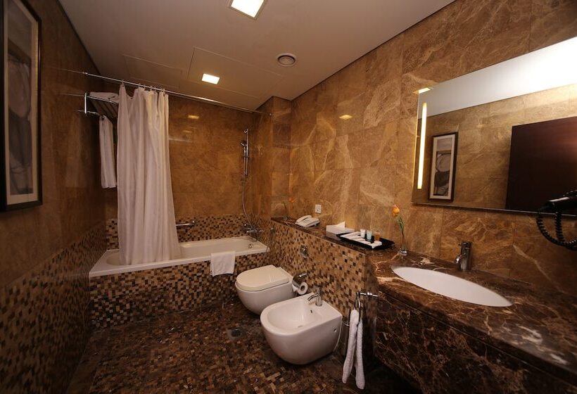 Апартаменты 2 Спальни, Tulip Creek Hotel Apartments