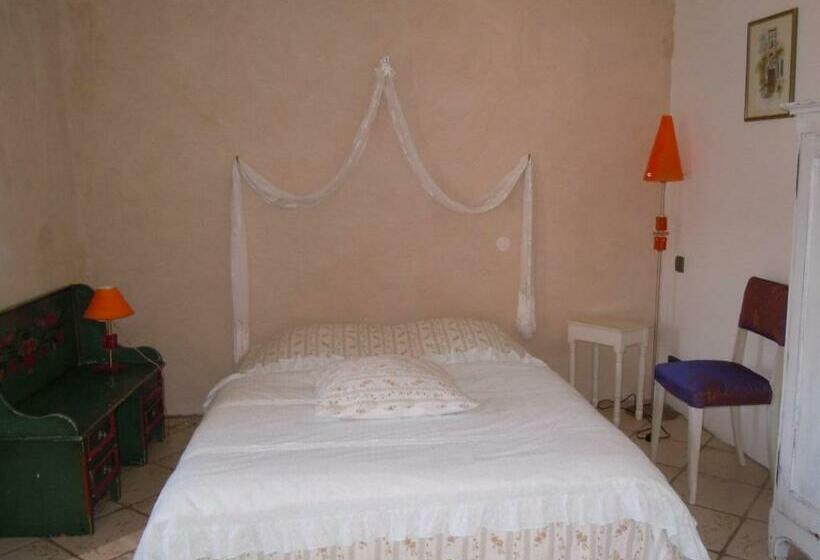 Номер Стандарт, Mas Casta Néa