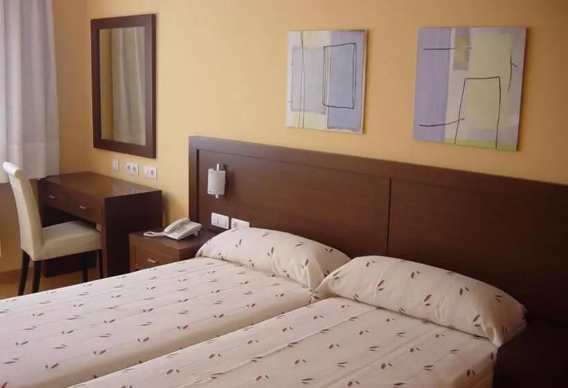 スタンダードトリプルルーム, Hostal Acanto