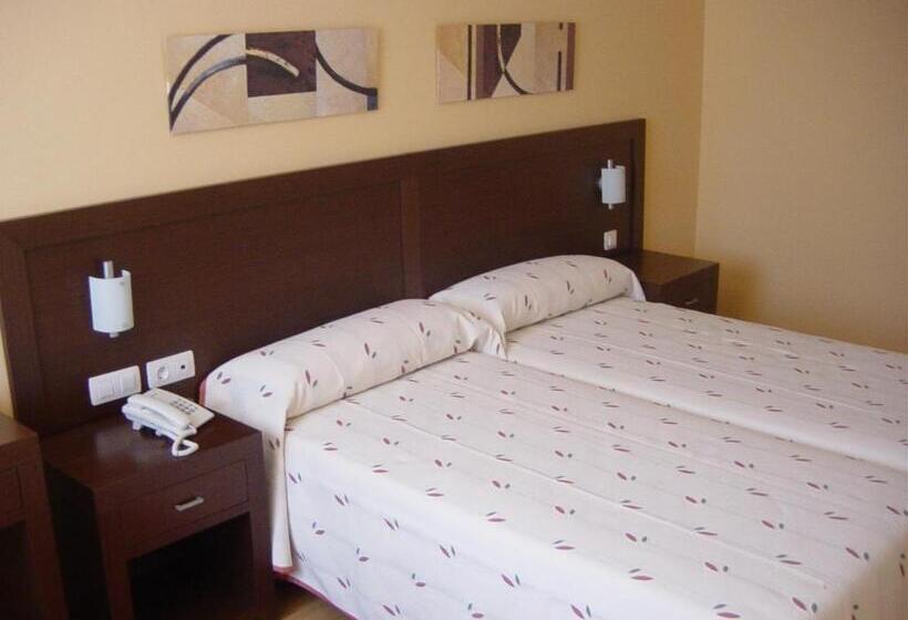 Номер Стандарт Трехместный, Hostal Acanto