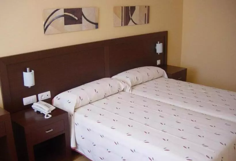 スタンダードトリプルルーム, Hostal Acanto