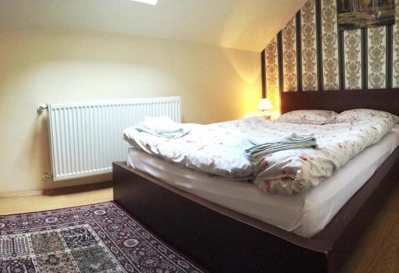 غرفة قياسية, Garden House