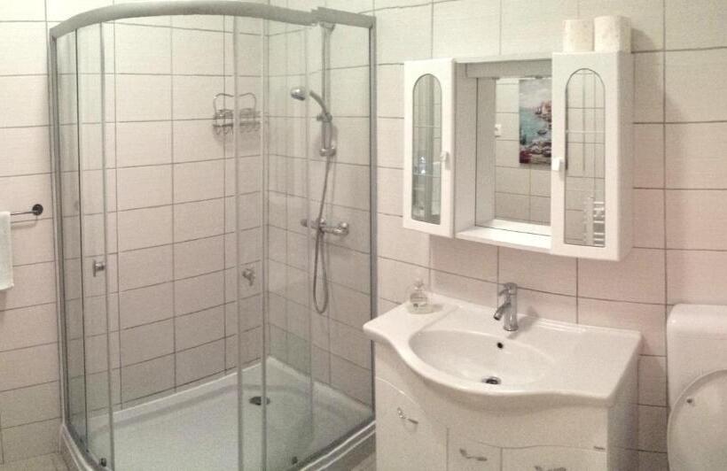 غرفة قياسية حمام مشترك, Garden House