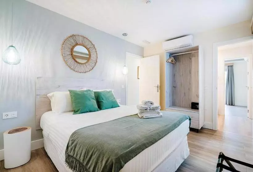 سوییت جونیور با چشم‌انداز دریا, H Boutique La Caleta Bay