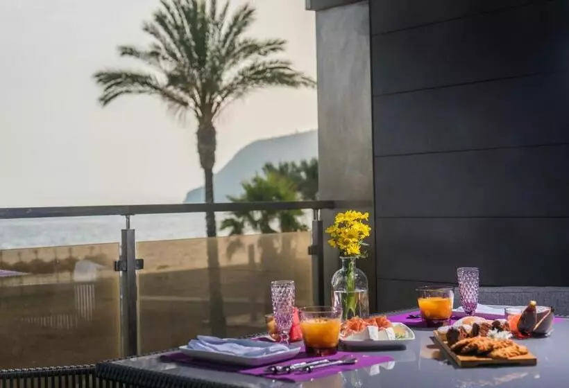 سوییت با چشم‌انداز جانبی دریا, H Boutique La Caleta Bay
