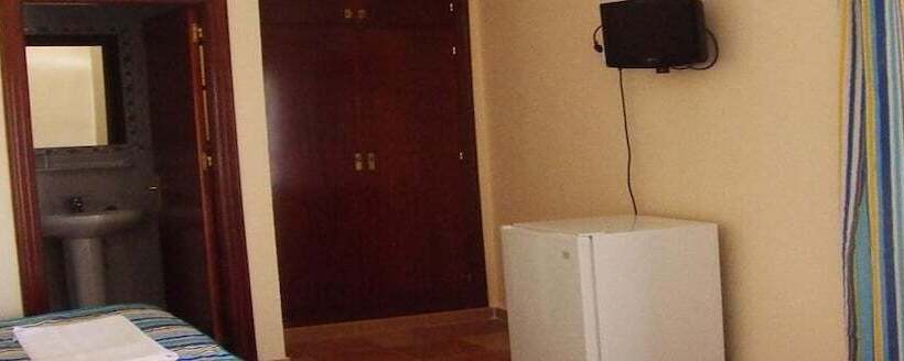 Трехместный Номер Базовый, Hostal Las Parcelas