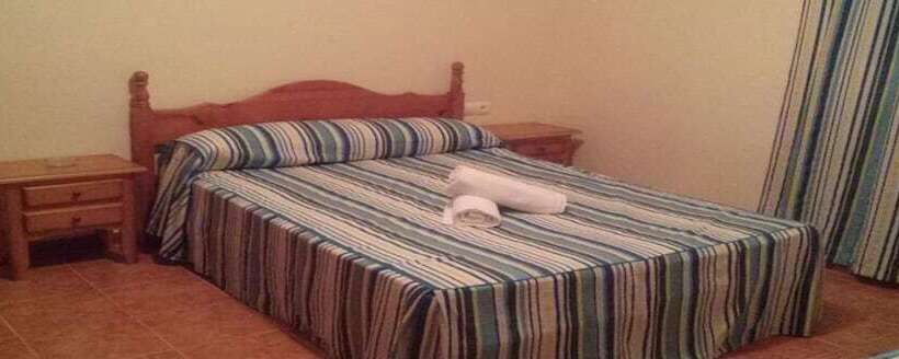 Трехместный Номер Базовый, Hostal Las Parcelas