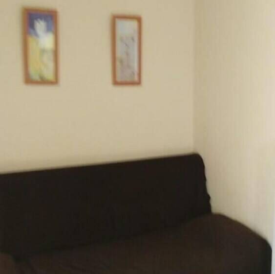 家庭间, Hostal Las Parcelas