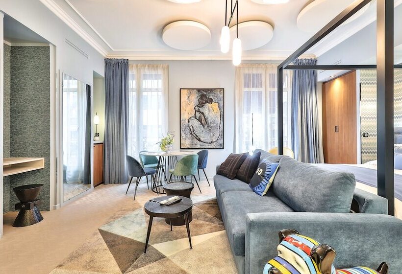 سوییت اجرایی, 33 Marbeuf