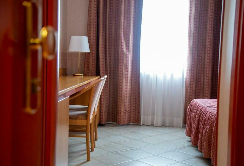 חדר סטנדרט, Aldero