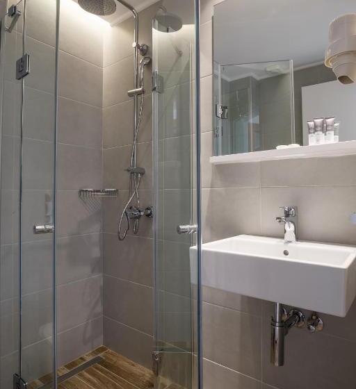 חדר משפחתי, Marialena