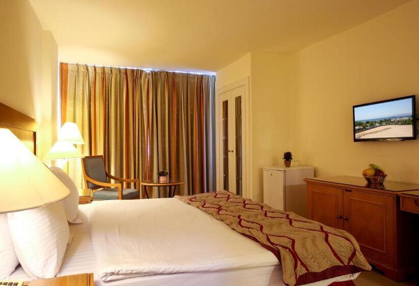 اتاق سوپریور با چشمانداز دریا و بالکن, Mina