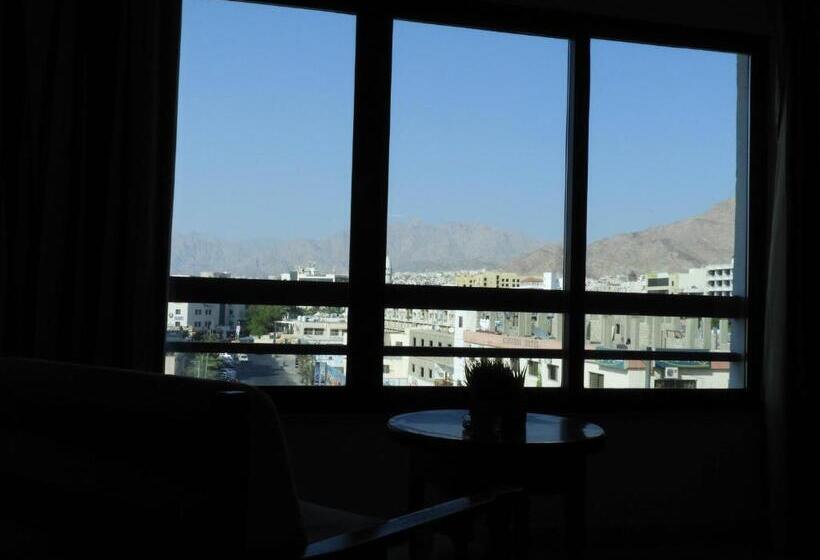 اتاق استاندارد, Mina