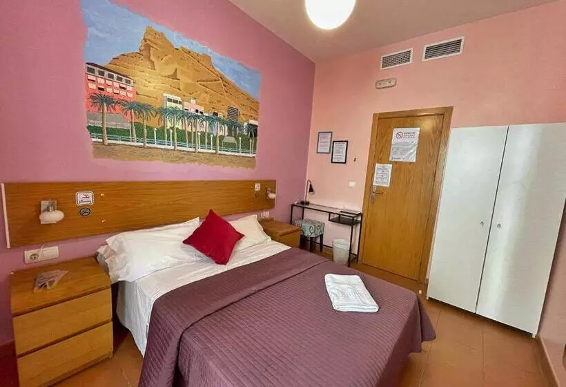 اتاق استاندارد با سرویس بهداشتی مشترک, Pensión Alicante San Nicolás