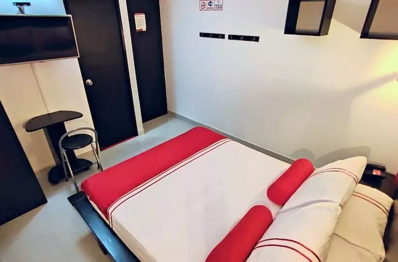 スタンダードルーム, Econotel Colours Cali