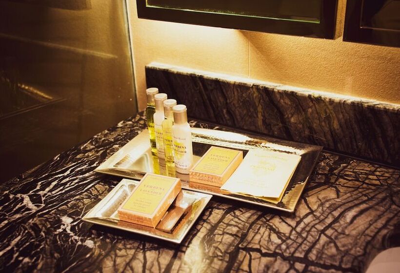 اتاق استاندارد با بالکن, Doubletree By Hilton Resort & Spa Marjan Island