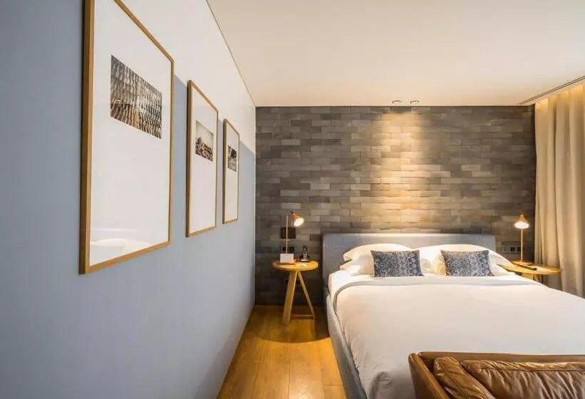 Premium Room