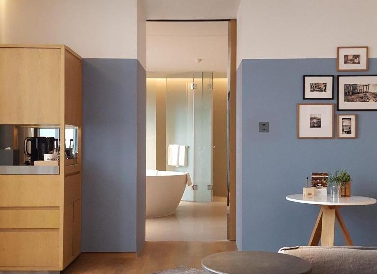 سوییت جونیور, Ad Lib Hotel Bangkok