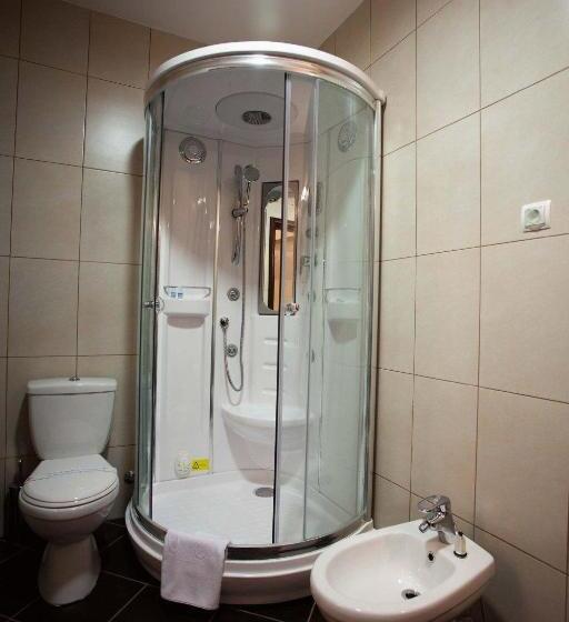 اتاق استاندارد, Aria