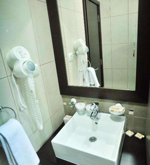 سوییت جونیور, Aria