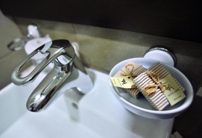 سوییت لوکس, Aria