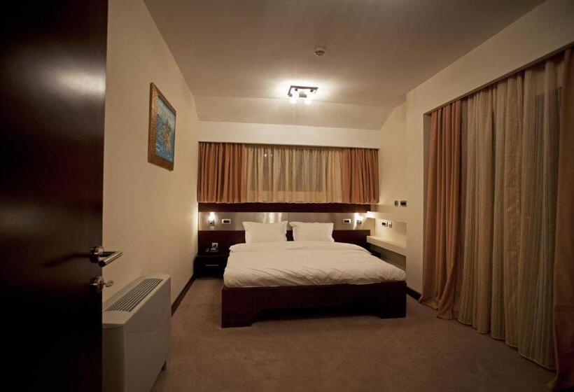 سوییت لوکس, Aria