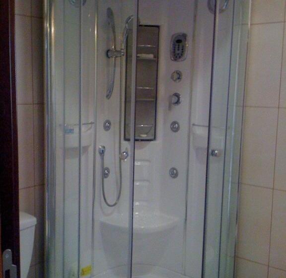 استودیوی استاندارد, Aria