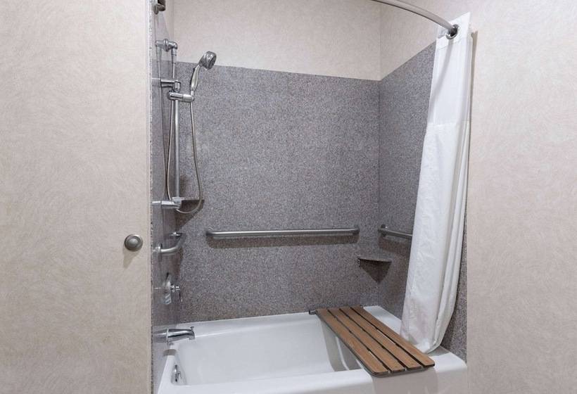 جناح لذوى الاحتياجات الخاصة, Baymont By Wyndham Pratt