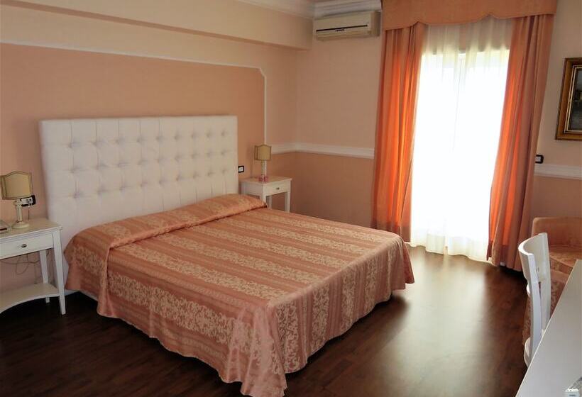 جناح جونيور, Bouganville Palace