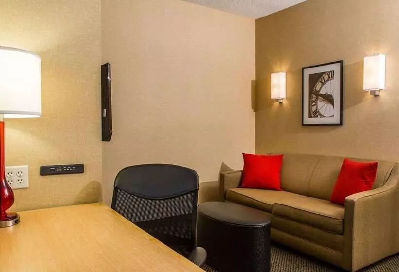 سوییت, Cambria Hotel Traverse City