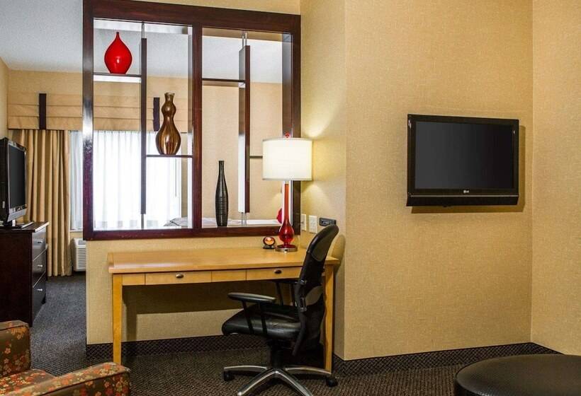 适合残疾人士使用的套间, Cambria Hotel Traverse City