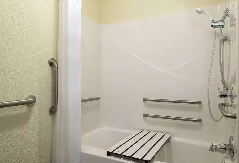 身障者適用スイートルーム, Candlewood Suites Bloomington, An Ihg