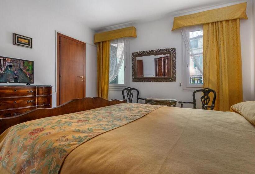 اتاق استاندارد با چشم‌انداز باغ, Casa Boccassini
