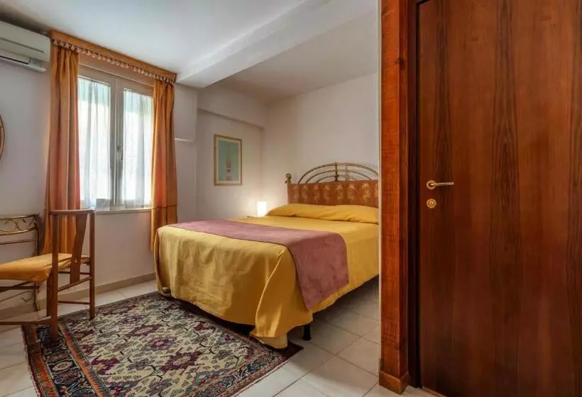 اتاق اکونومی, Casa Boccassini