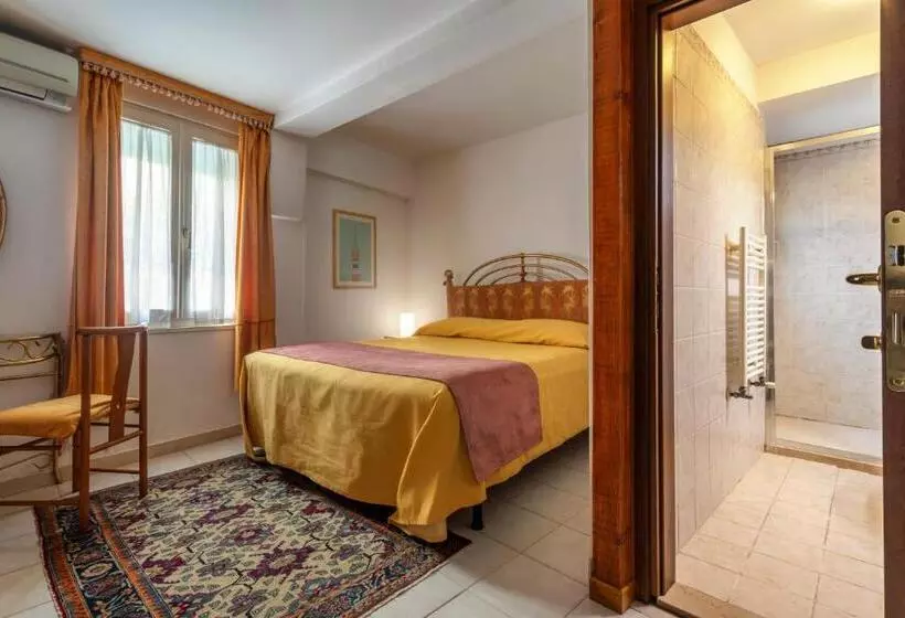 اتاق اکونومی, Casa Boccassini
