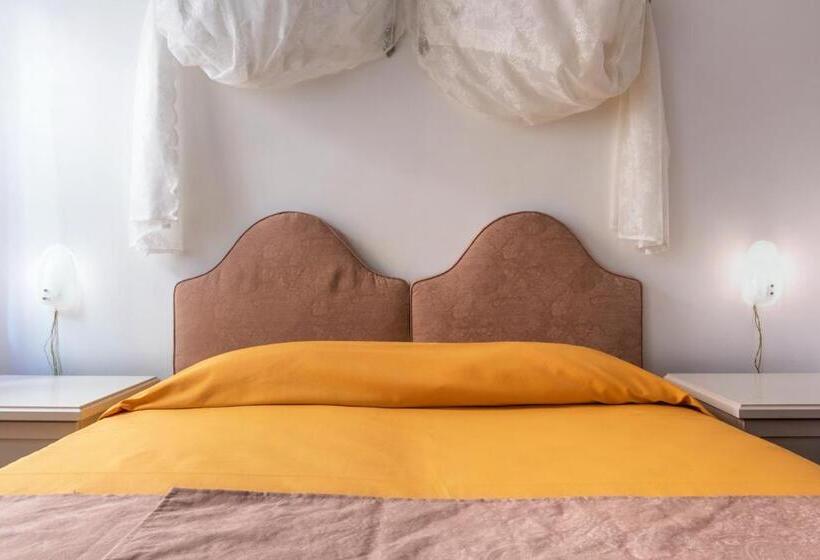 اتاق خانوادگی, Casa Boccassini