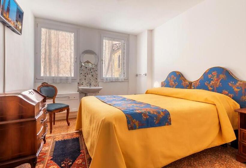 اتاق خانوادگی, Casa Boccassini