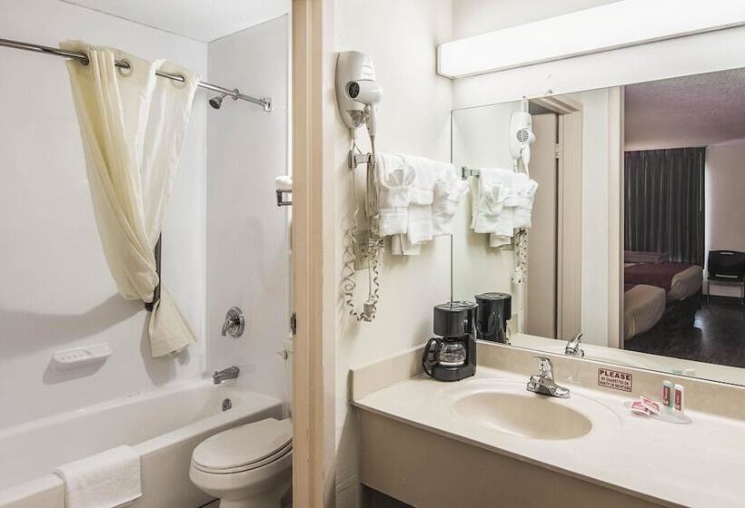 Номер Стандарт 2 Двуспальные Кровати, Econo Lodge Fort Payne