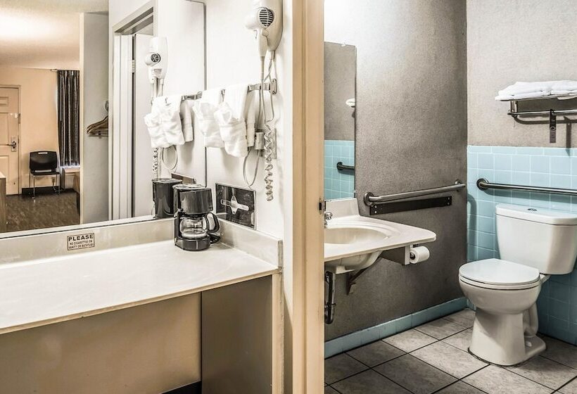 غرفه قياسيه سريرين مزدوجين, Econo Lodge Fort Payne